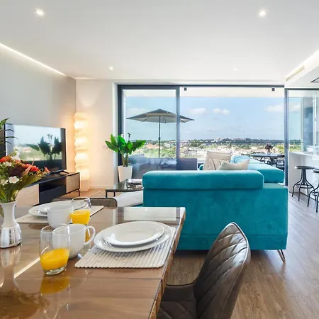 Apartment Modern Two Bedroom By Ideal Homes *