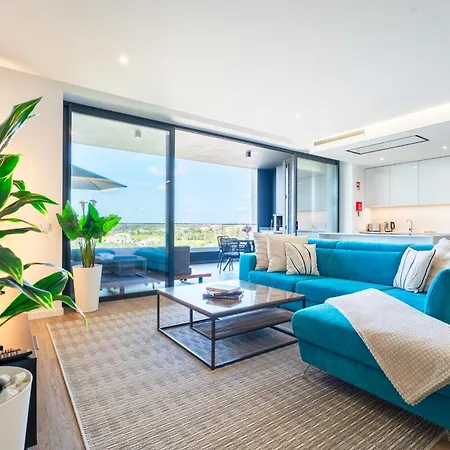 Modern Two Bedroom By Ideal Homes * פורטימאו