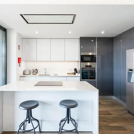 דירה Modern Two Bedroom By Ideal Homes *