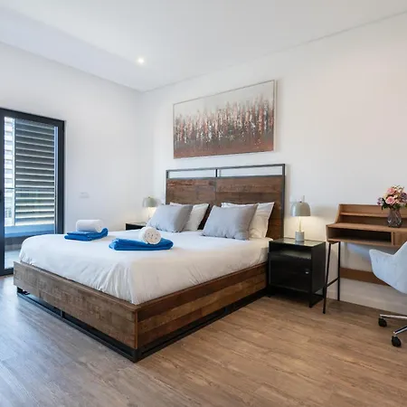 דירה Modern Two Bedroom By Ideal Homes