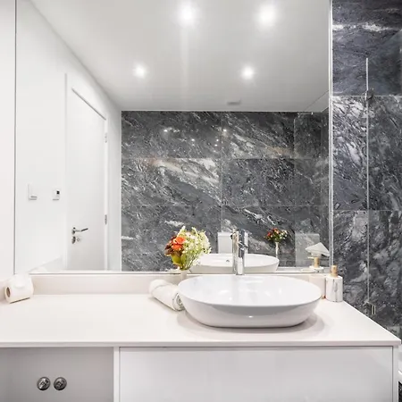 דירה Modern Two Bedroom By Ideal Homes